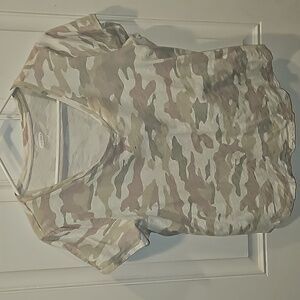 Large Camo Old Navy Tee Shirt